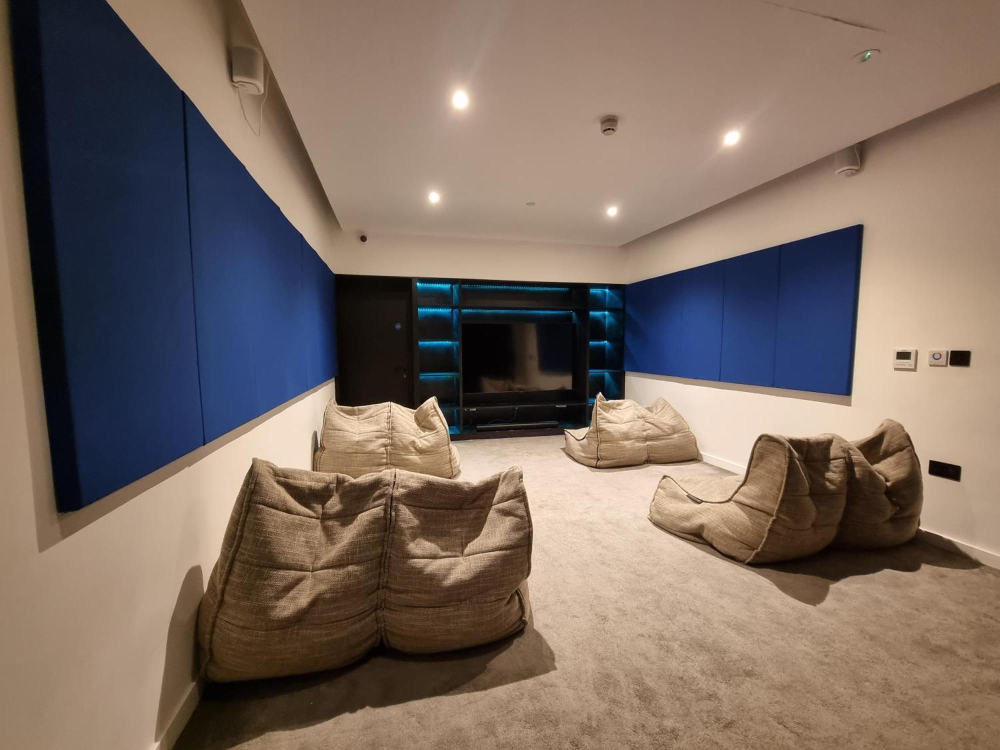 Trafford Suite Modern 1 Bed With Cinema Room 맨체스터 외부 사진