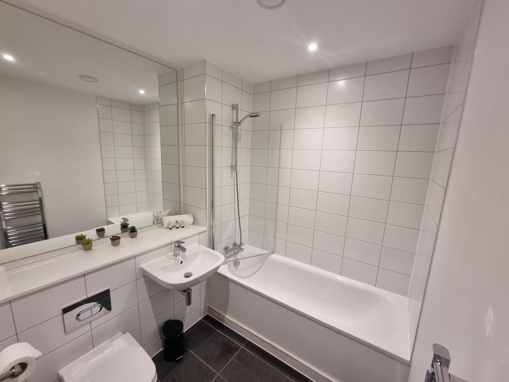 Trafford Suite Modern 1 Bed With Cinema Room 맨체스터 외부 사진