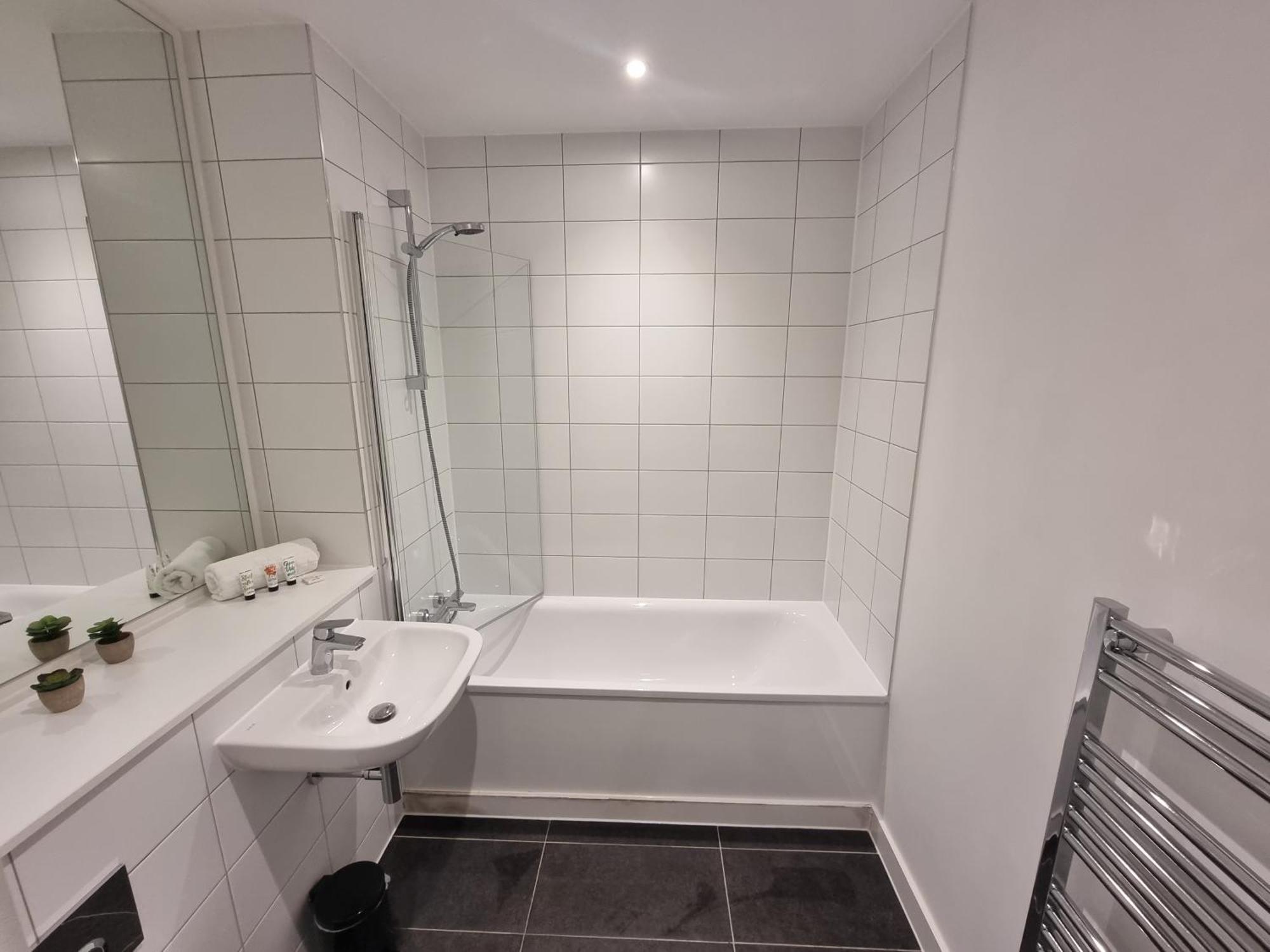 Trafford Suite Modern 1 Bed With Cinema Room 맨체스터 외부 사진